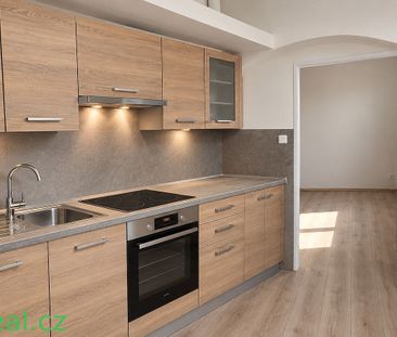 Pronájem bytu 2+1 41 m² - Fotografie 1