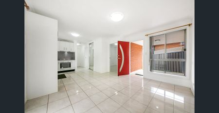 ELECTRICITY & WATER INCLUDED!! Airconditioned, Two Bedroom Granny Flat in Quiet Cul-de-sac! - Photo 5