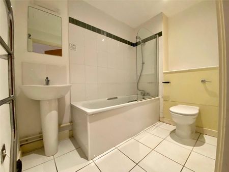 2 bedroom flat to rent - Photo 5