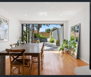 Stunning 2 bedroom townhouse with Private Plunge Pool - Photo 2