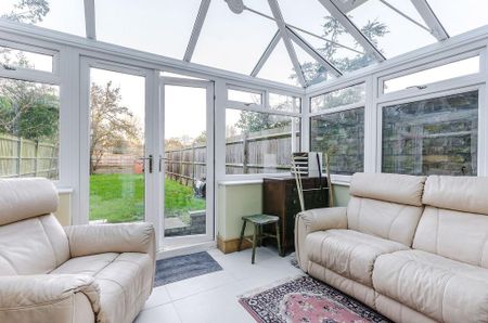 5 bedroom semi-detached house to rent - Photo 3