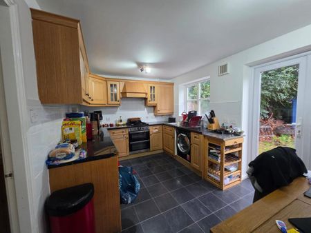 3 bedroom semi-detached house to rent - Photo 5