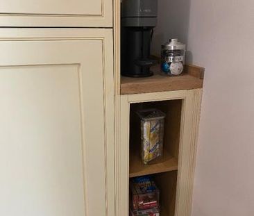 Detached annex - beautifully refurbished with parking and fibre bro... - Photo 5