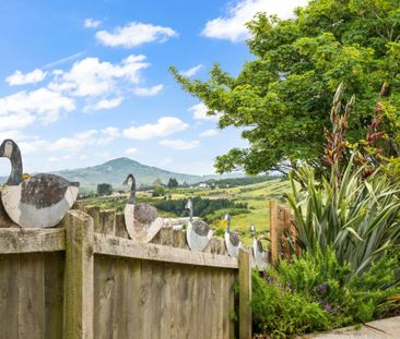 A home of elegance, ease and true tranqulity - Photo 2