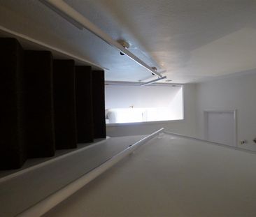 3 Beds - Terraced House - - Photo 2