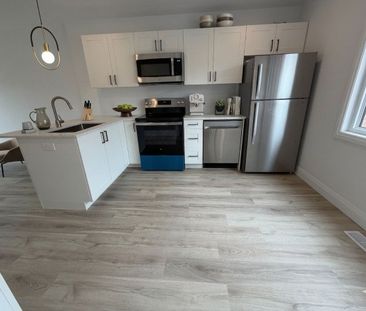 For Lease - 3030 Driftwood Drive Unit# 37, Burlington, Ontario - Photo 5