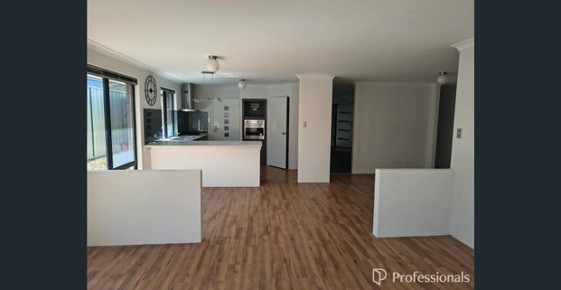 Fresh and Ready for Its New Family! - Photo 1