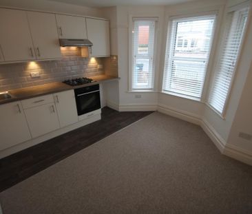 1 bedroom ground floor flat to rent - Photo 2
