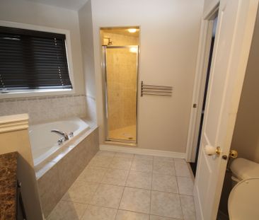 For Lease - 3490 Whilabout Terrace, Oakville, Ontario - Photo 4