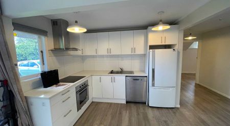 4 bedroom ground floor Flat - Water rate included - Photo 4