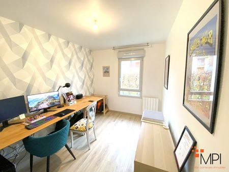 Location Appartement 3 pièces 65m² - Photo 3