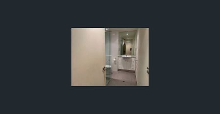 Stunning two bedroom in classic Heritage building - Photo 4