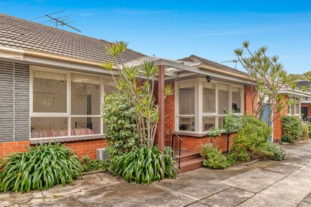 Location, Location! - Photo 5