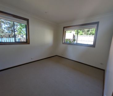 Neat Villa in a Quiet Complex - Photo 4