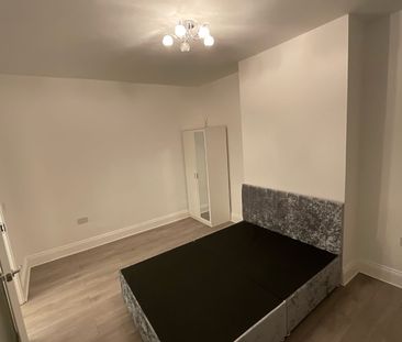 2 Bed Terraced House, Garnet Terrace, LS11 - Photo 3