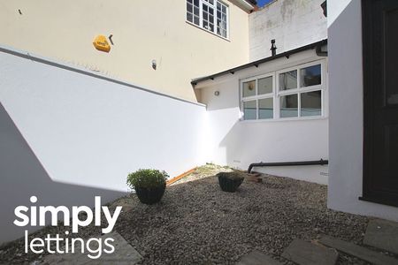 1 Bed property for rent - Photo 2