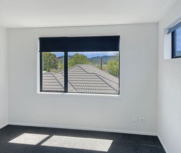 Townhouse Living - Photo 4