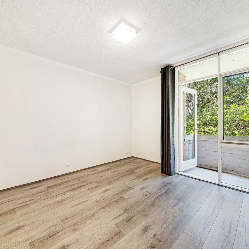 Stylishly Renovated Two-Bedroom Apartment in Heart of Lane Cove - Photo 1