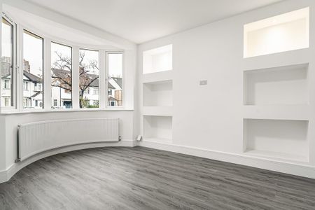 3 bedroom semi-detached house to rent - Photo 2