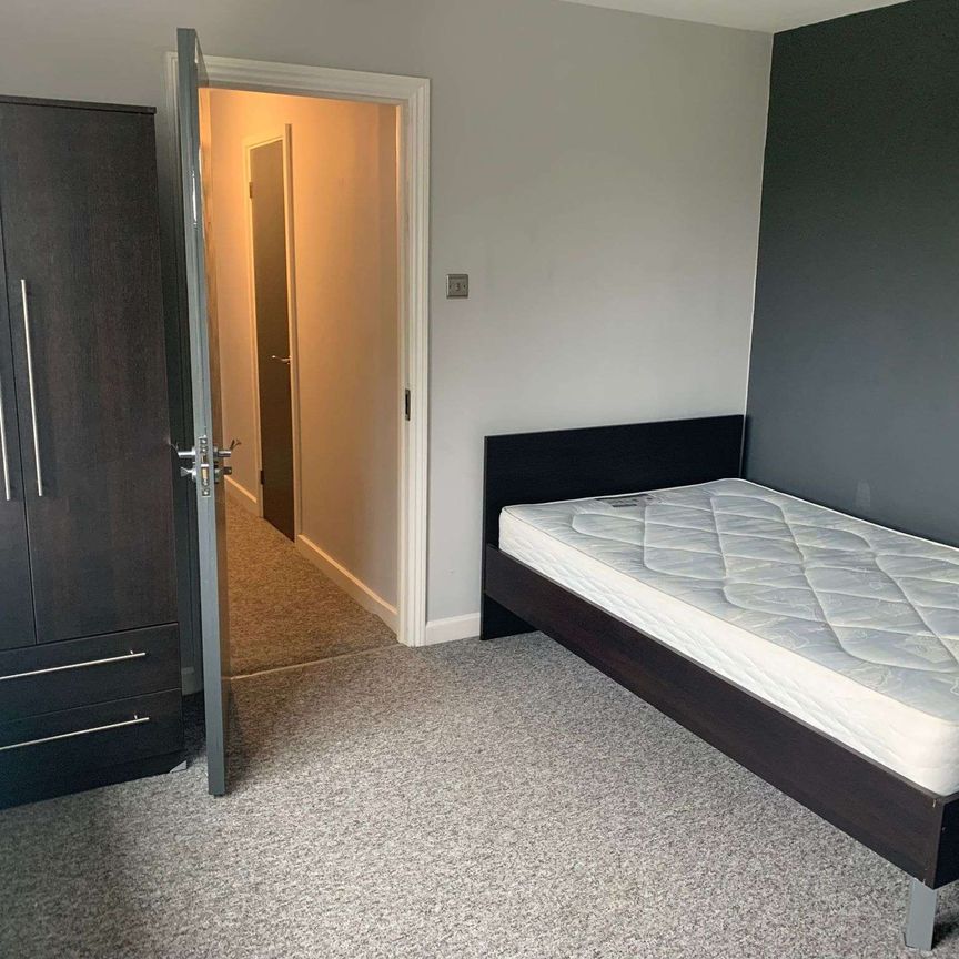 Lovely House Share in Brighton Room 3 - Photo 1