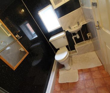 4 bedroom terraced house to rent - Photo 2