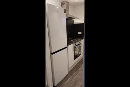 3 Bed Flat, Hillington, G52 - Photo 2