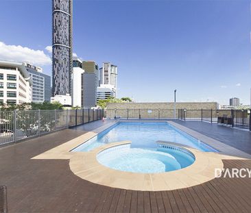 ROOM WITH A VIEW - Photo 5