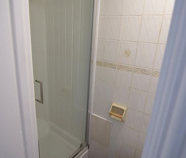 To Let 1 Bed Flat - Photo 1