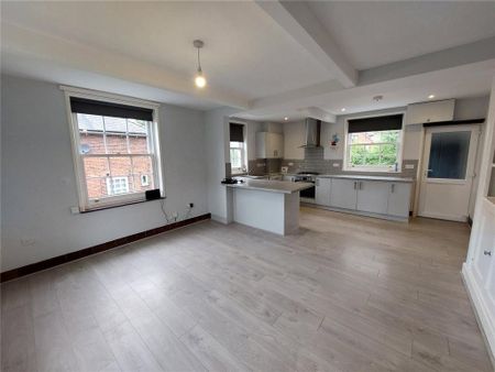2 bedroom semi-detached house to rent - Photo 3