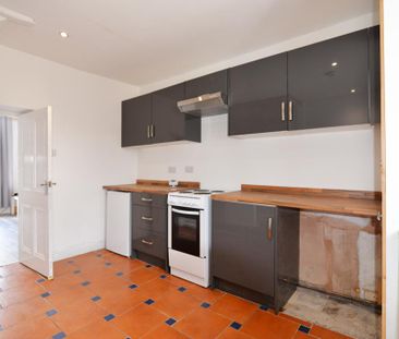 2 bedroom terraced house to rent - Photo 6