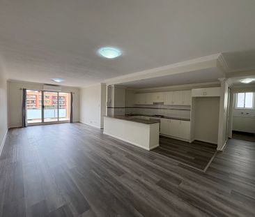 Spacious & Modern 2-Bedroom Unit – Excellent Location on Wallace St... - Photo 6