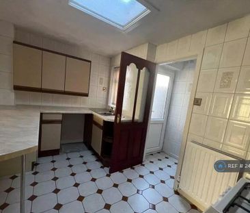 2 bedroom terraced house to rent - Photo 5