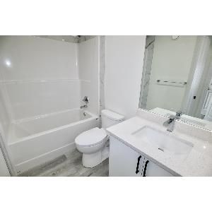 3 Bed 2.5 Bath Main Floor Suite For Rent Parkdale Edmonton - Photo 4