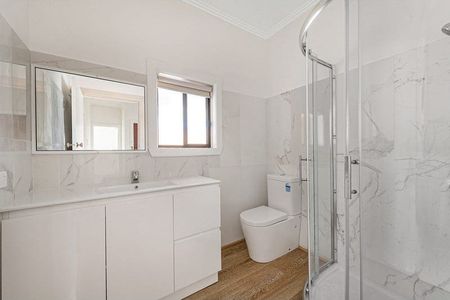 LOCATION, CONVENIENCE AND LIFESTYLE - Photo 2