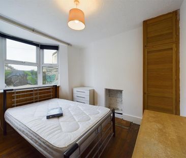 4 bedroom terraced house to rent - Photo 4