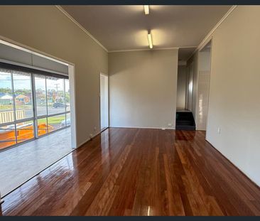 Modern Comfort, Prime Underwood Location - Photo 2