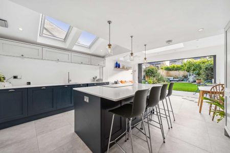 4 bedroom terraced house to rent - Photo 4