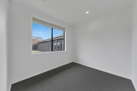 Stunning Brand New 4 Bedroom Home - Photo 3