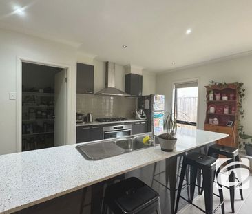 GREAT FAMILY HOME IN CLYDE NORTH - Photo 6