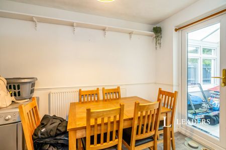 3 bedroom house to rent Lilac Close, Bognor Regis, PO22 - Photo 3