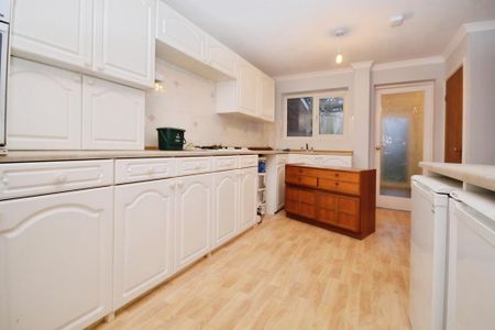 3 bedroom terraced house to rent - Photo 5