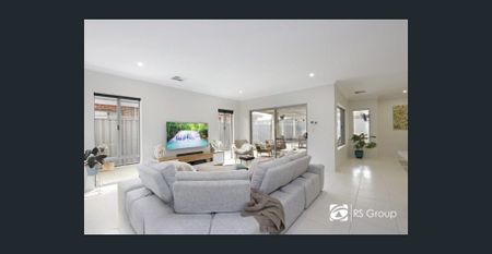 Modern 4-Bedroom Home Ready for Families - Photo 2