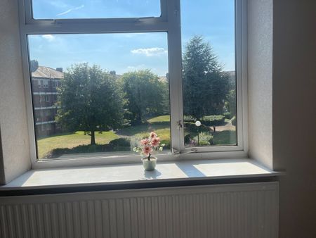 2 Bed Flat, Melmerby Court, M5 - Photo 2