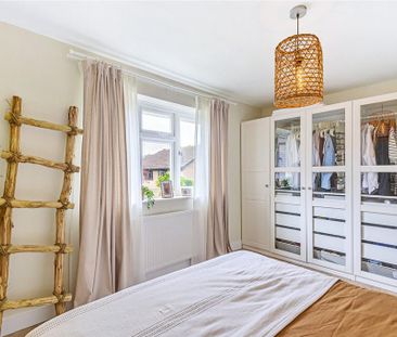 4 bedroom end of terrace house to rent - Photo 3