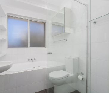 Tranquil Top-Floor Apartment in Premier Seaside Setting - Photo 6