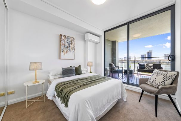 Impressive Waterview Lifestyle | Unfurnished - Photo 1