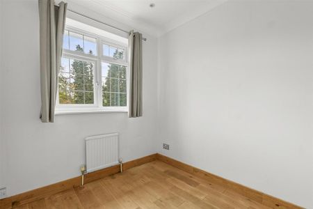 4 bedroom detached house to rent - Photo 3