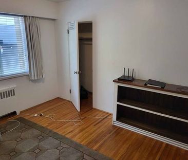 #2 two bedroom bdrm 1 October Kits Kitsilano 2 blks to beach - Photo 1