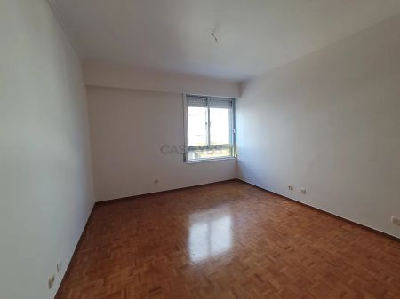 Apartment T4 in Moscavide e Portela, Loures - Photo 5