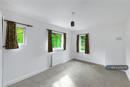 5 bedroom detached house to rent - Photo 4
